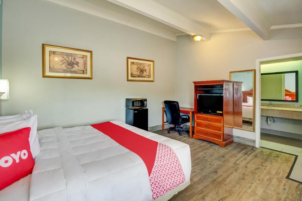 Oyo Hotel Lake Charles La I-10 Экстерьер фото