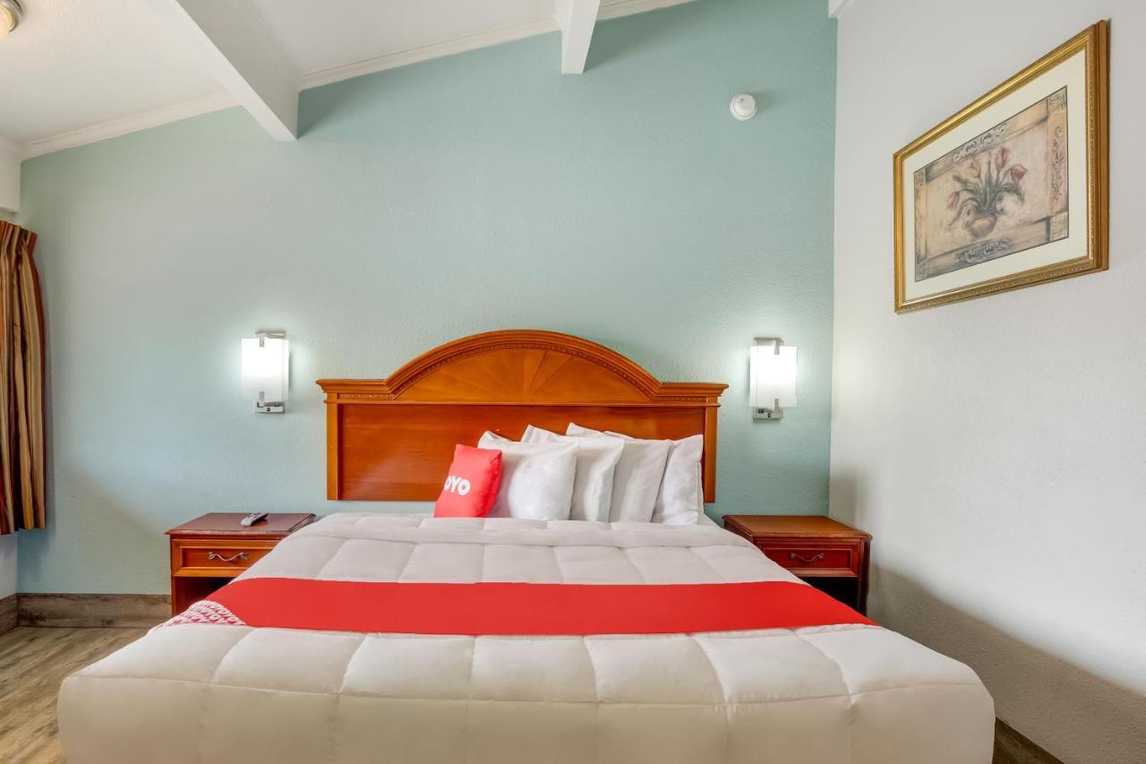 Oyo Hotel Lake Charles La I-10 Экстерьер фото