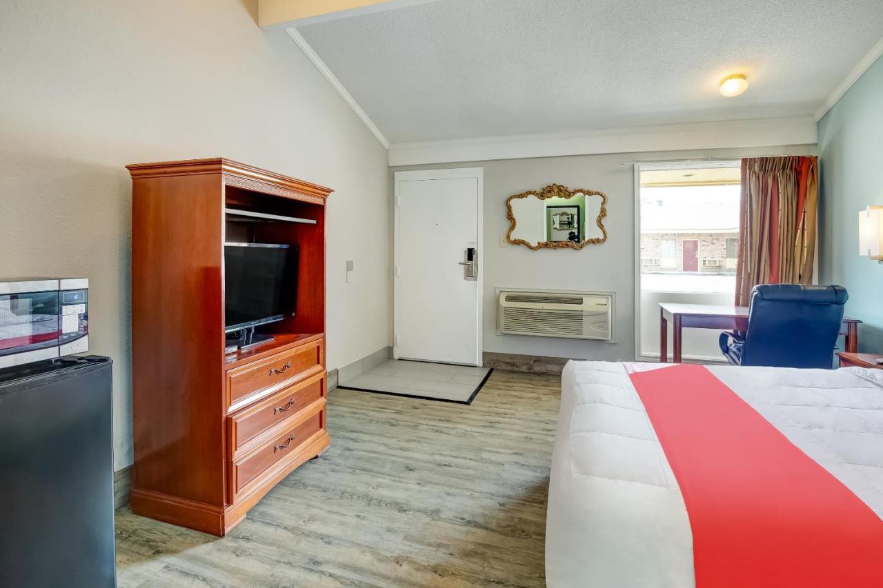 Oyo Hotel Lake Charles La I-10 Экстерьер фото