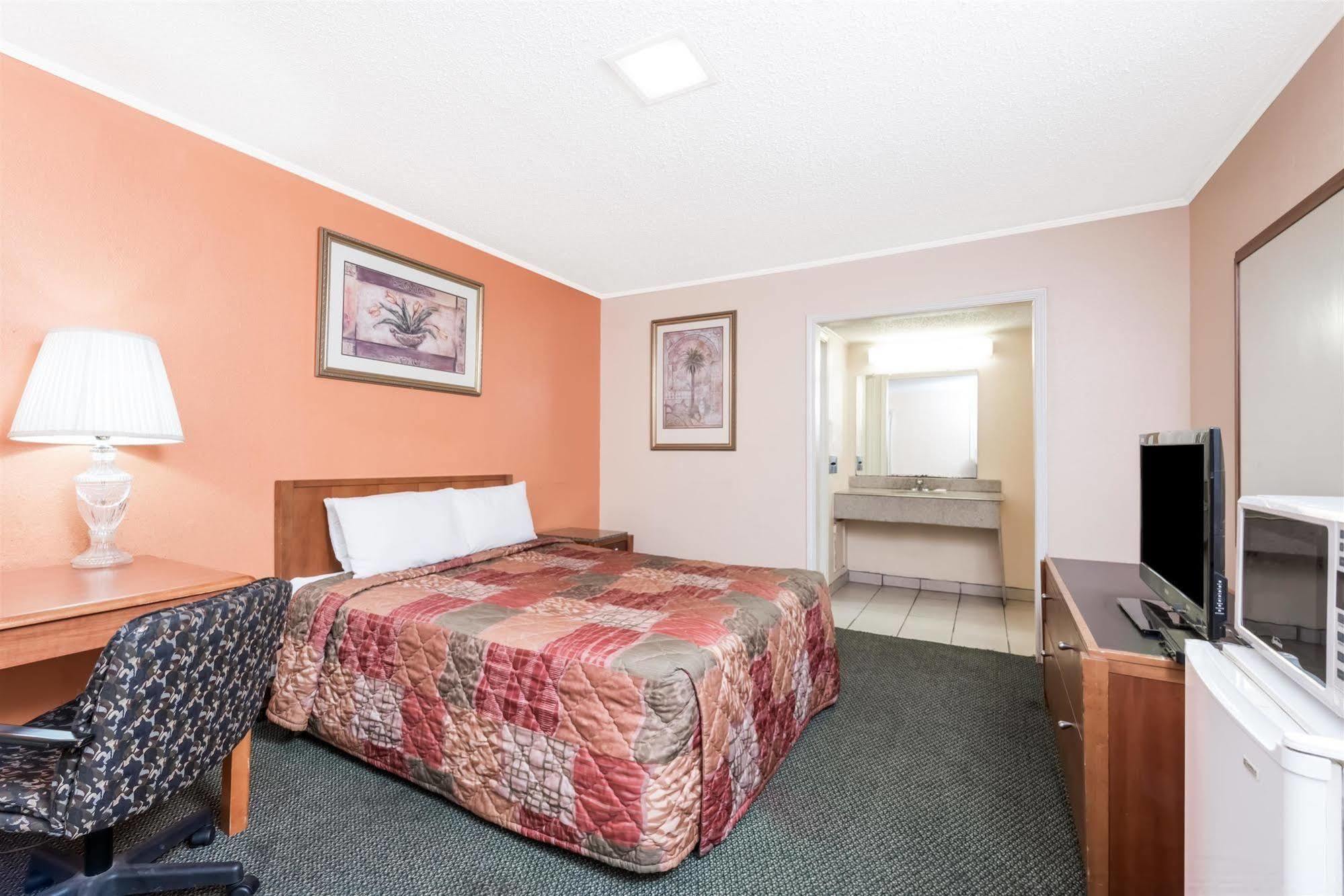 Oyo Hotel Lake Charles La I-10 Экстерьер фото