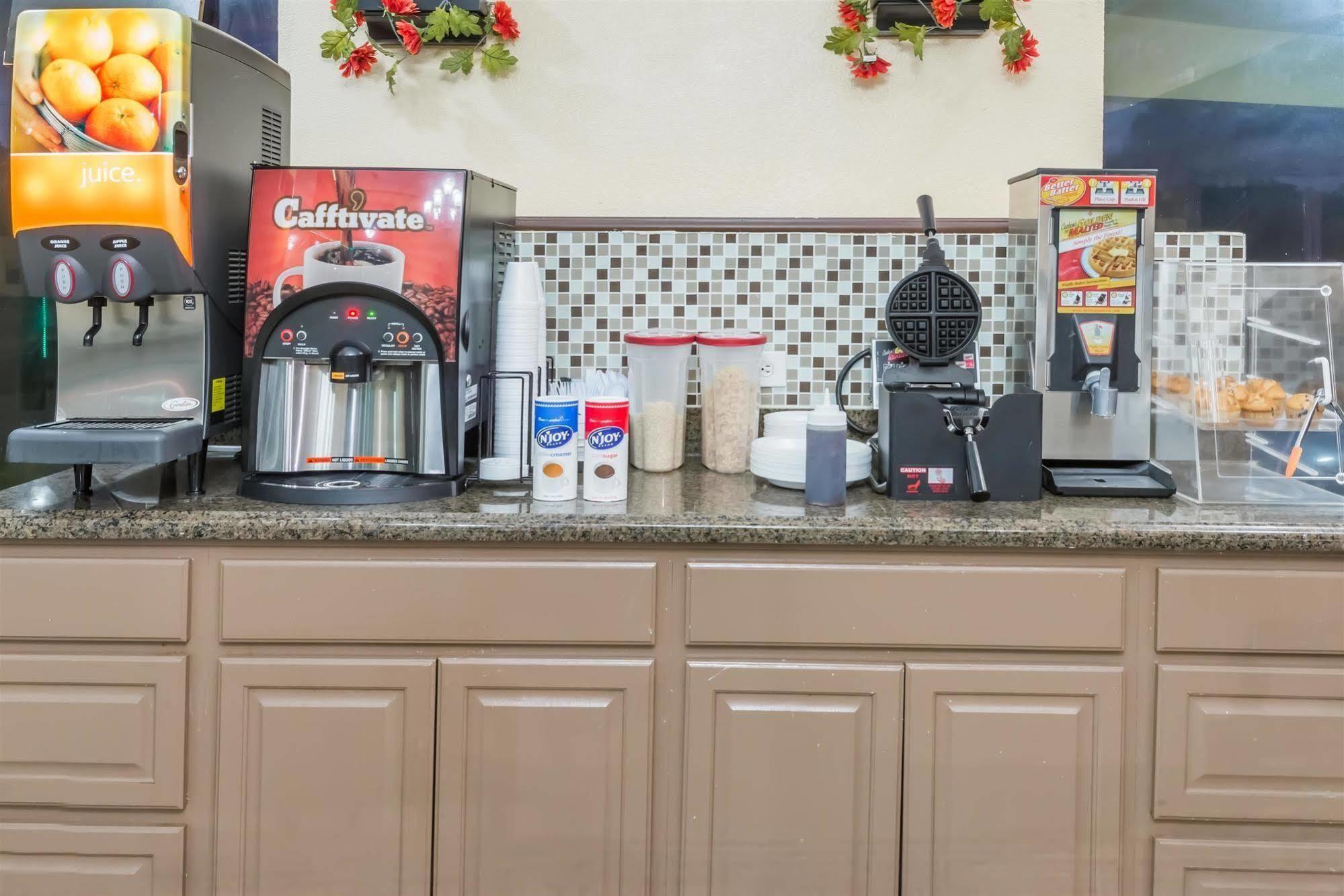 Oyo Hotel Lake Charles La I-10 Экстерьер фото