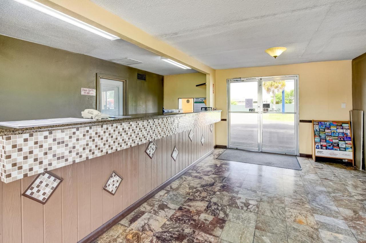Oyo Hotel Lake Charles La I-10 Экстерьер фото