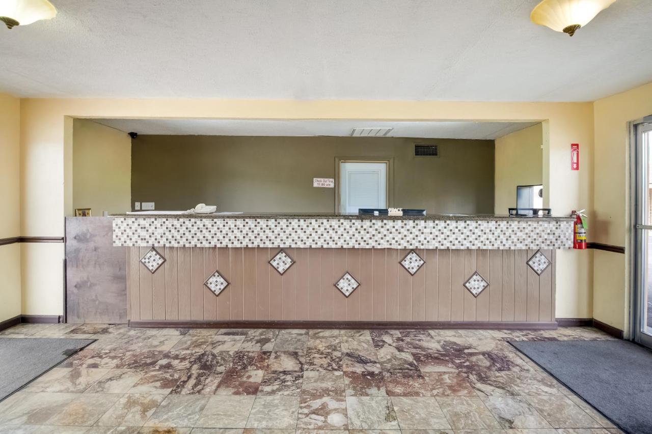 Oyo Hotel Lake Charles La I-10 Экстерьер фото