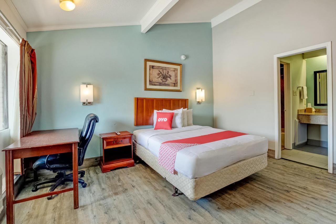 Oyo Hotel Lake Charles La I-10 Экстерьер фото